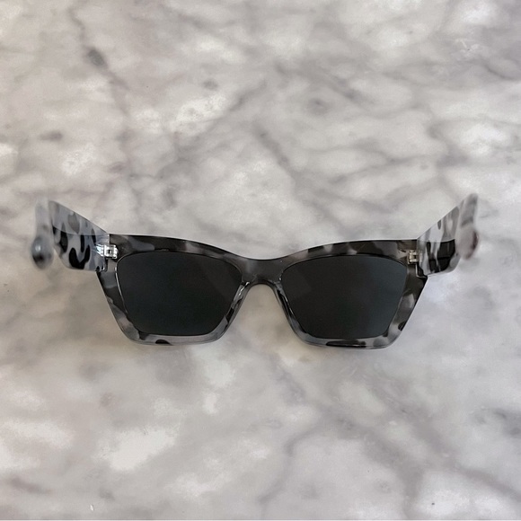 Anthropologie Tortoise Shell Cat Eye Sunglasses - Picture 10 of 10
